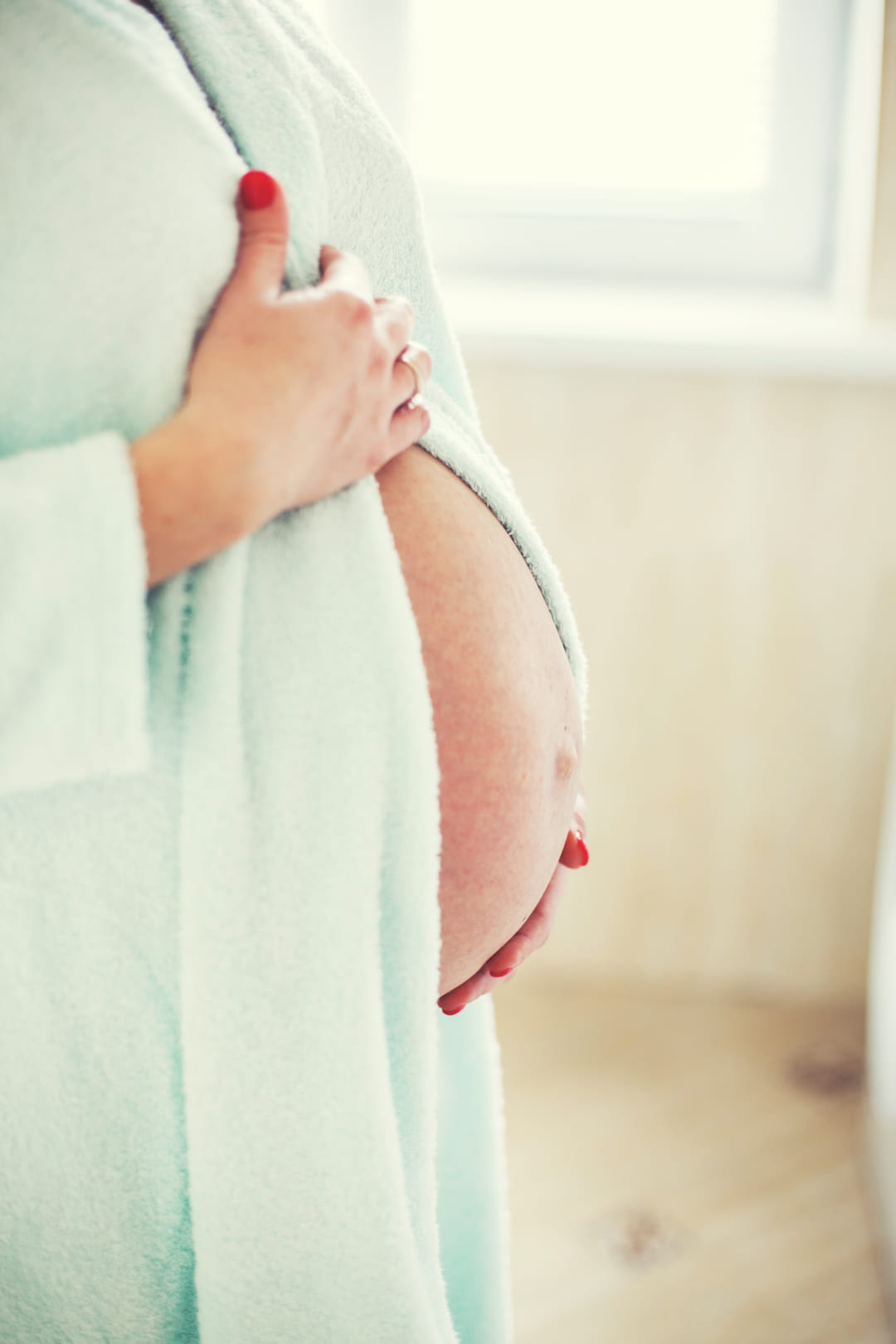 femme enceinte massage aquatique prénatal
